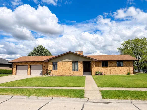 2051 NW Calle Colombo St, Columbus, NE 68601