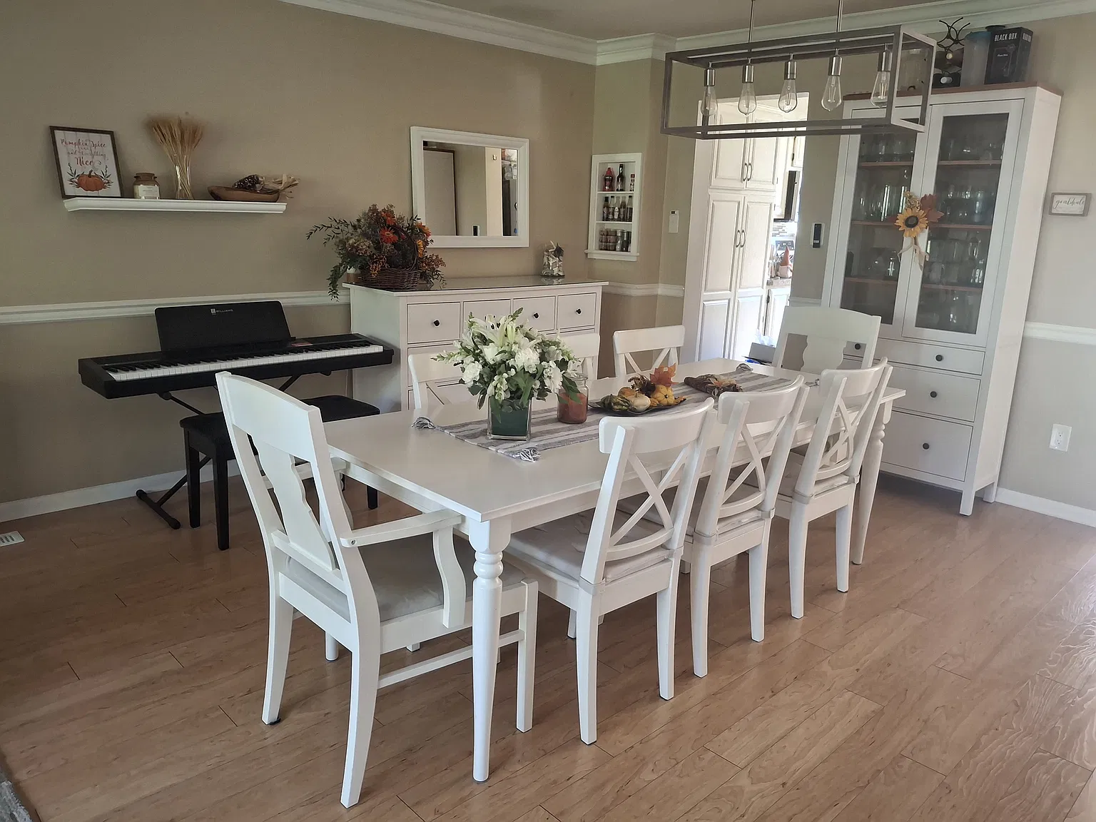 3 bed, 3.5 bath, 2000 sqft, $3,500 — Photo 4