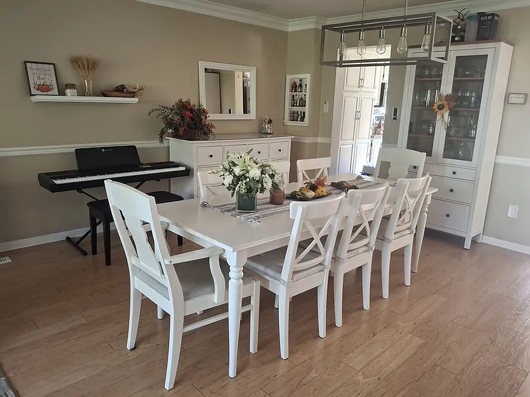 Main level: dining room area