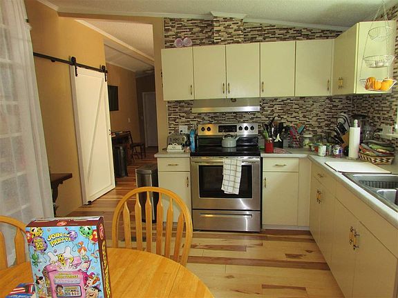 3rd image of 399 Ted Dammons Ln