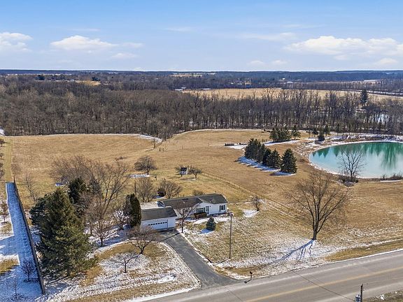 3rd image of 619 600th Rd N