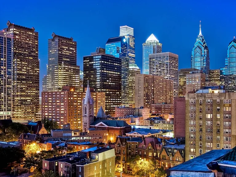 The RiverLoft Apartments are located in center city Philadelphia