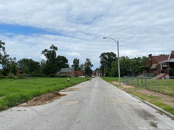 5th image of 3042 Vine Grove Ave