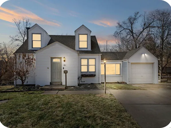 973 Westglen Dr, Saint Louis, MO 63126