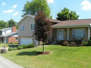 141 Bryan Dr, Morgantown, WV 26508