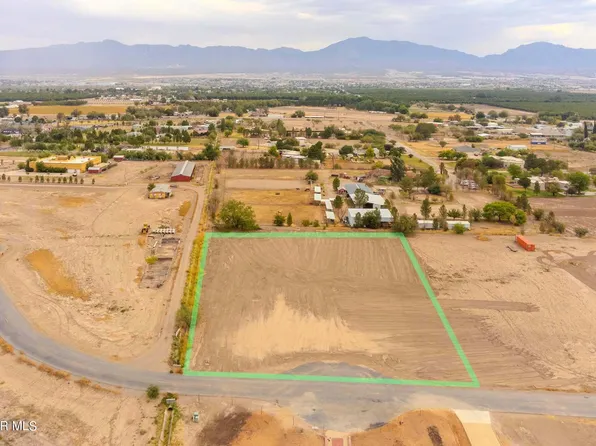 17 Triple Crown Rd, Anthony, NM 88021