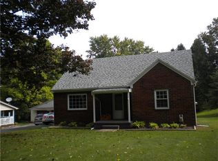 422 Scotland Ln, New Castle, PA 16101