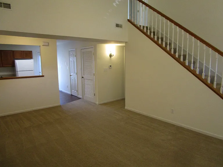 1725-1727 Louise Cir — Photo 6