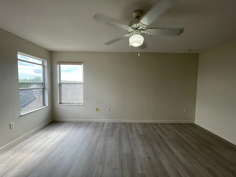201 Kensington Dr — Photo 18