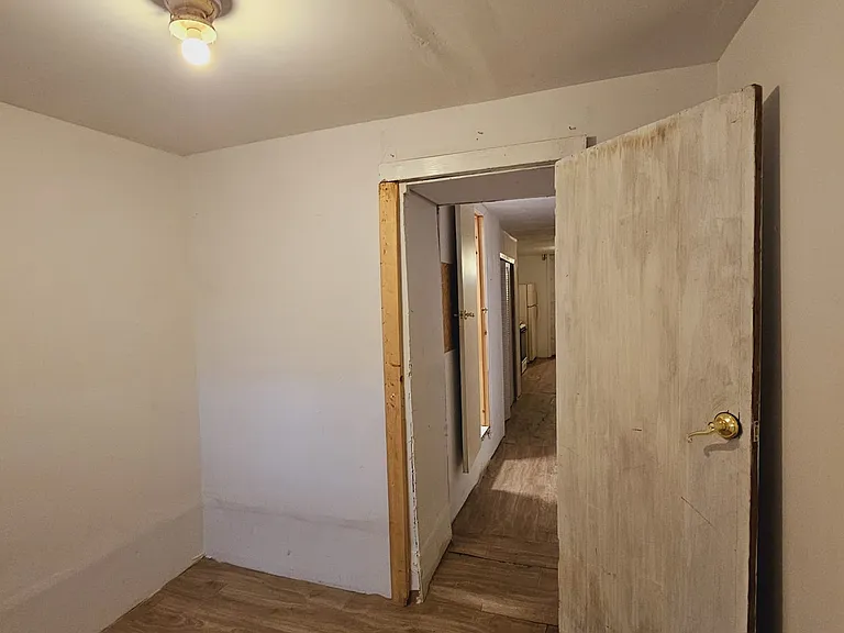 11 S Hilton St — Photo 35