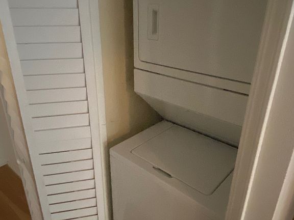 5th image of 1436 N Maplewood Ave #1