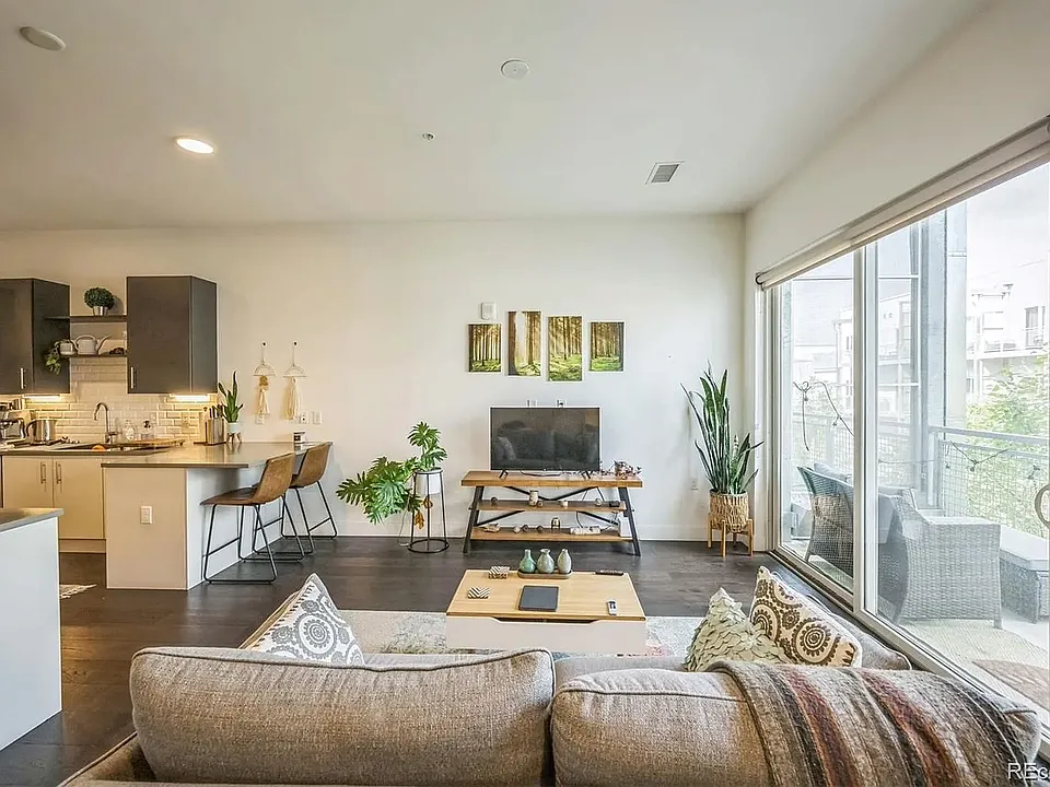 2525 Arapahoe St #213