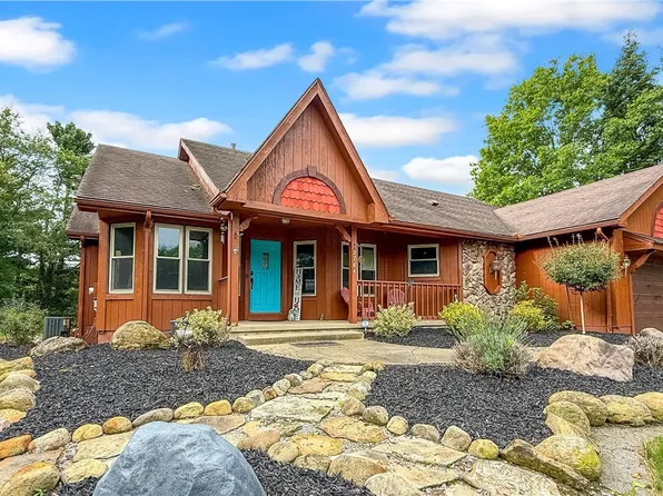 2784 Frost Rd, Mantua, OH 44255