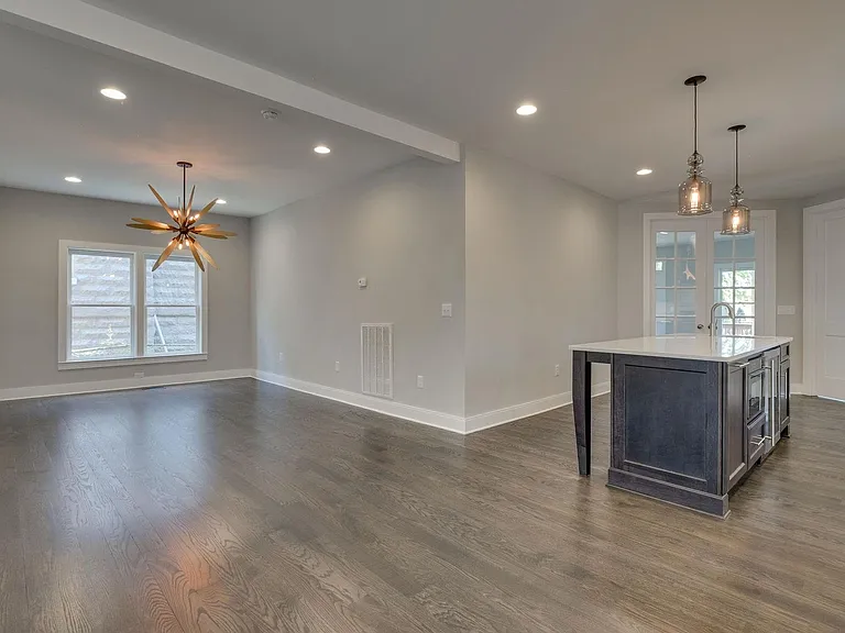 1509 Ashwood Ave — Photo 7