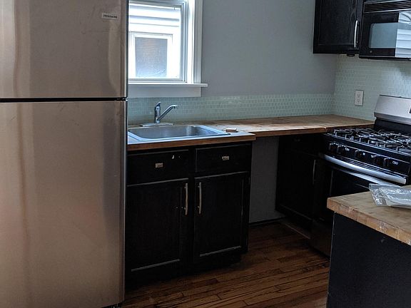 2nd image of 3725 N Sacramento Ave #1