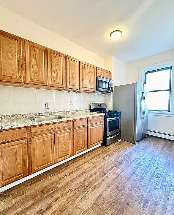 3 bed · 1 bath · 1,100 ft² in Crown Heights, Brooklyn