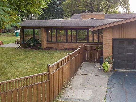 5th image of 640 Whitehills Dr