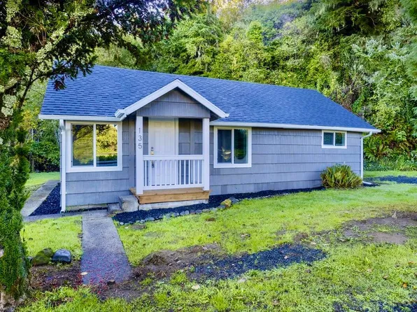 135 SW Cedar St, Waldport, OR 97394