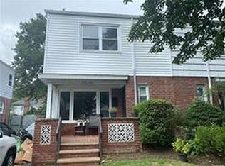 5630 208th St, Oakland Gardens, NY 11364