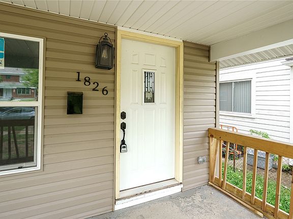 4th image of 1824-1826 W Grand Ave