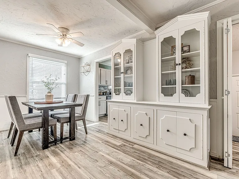 2912 W Fairfield Ave — Photo 10