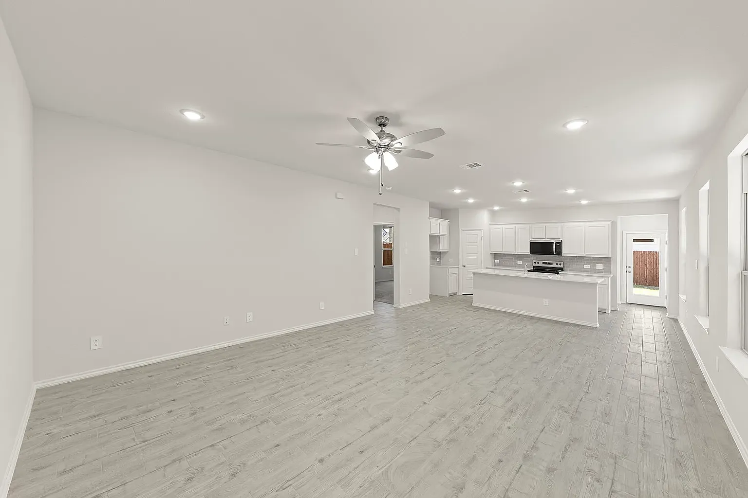 3 bed, 1500 sqft, $2,099 — Photo 4