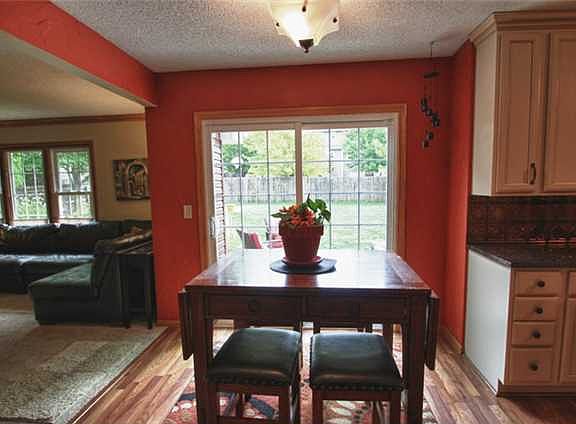 4th image of 6110 Oakwood Dr