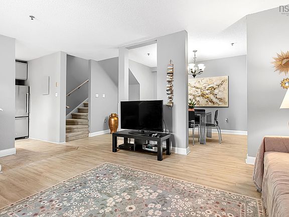 4th image of 158 Farnham Gate Rd #104