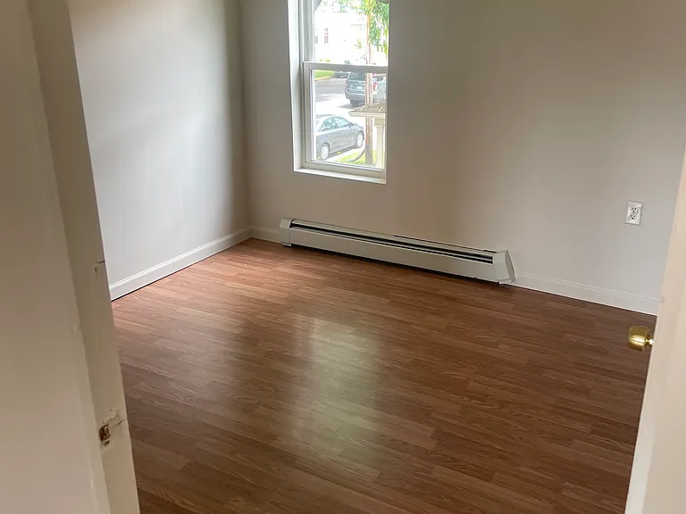 498 W Main St — Photo 6