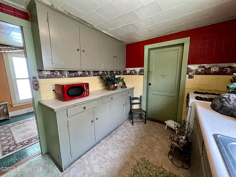 3rd image of 20 Stevens Street
