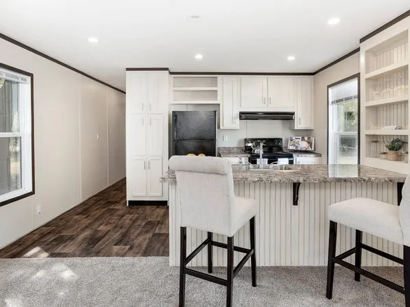 1001 E Macarthur Rd #197, Wichita, KS 67216