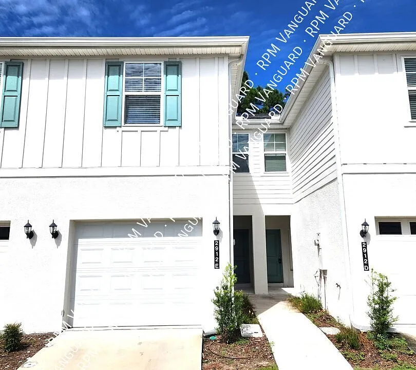 2912 Oak Park Way #E