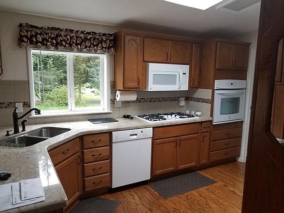 3rd image of 3390 Diana Dr