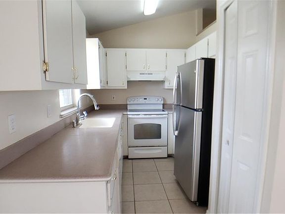 4th image of 2254 E 11th St