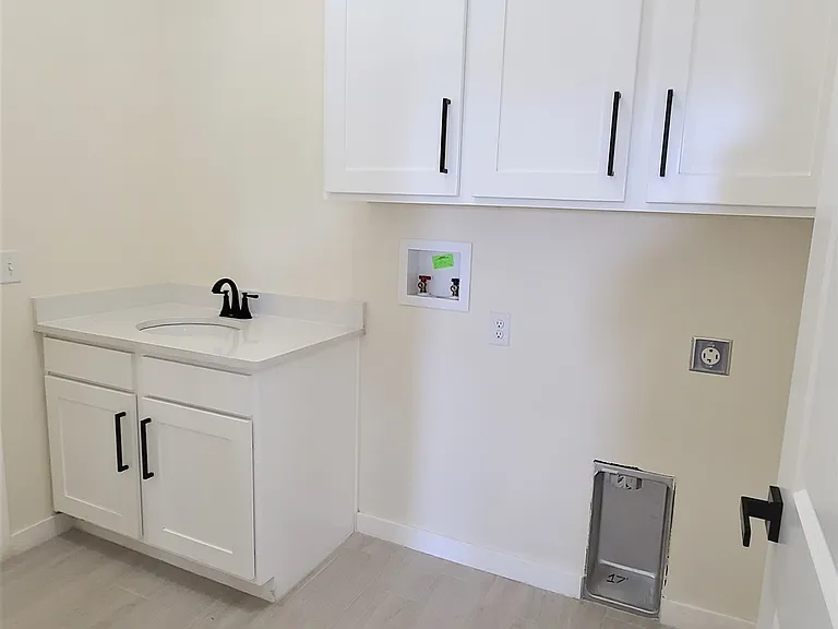 108 Tralee Ct — Photo 14