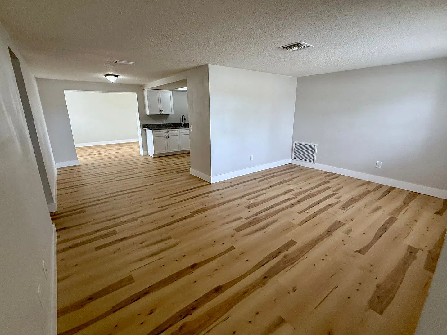 Beautifully Updated 2/2 Home Available! — Photo 1