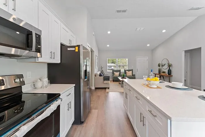 2220 SW 169th Pl — Photo 10