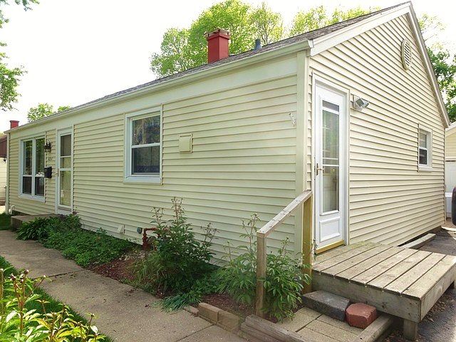 1st image of 404 Hoover Dr