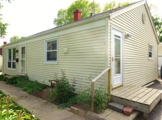 404 Hoover Dr, Carpentersville, IL 60110