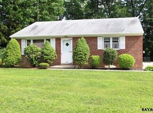 4140 Grandview Rd, Hanover, PA 17331