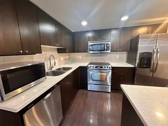 2nd image of 4400 Buchanan St #1A