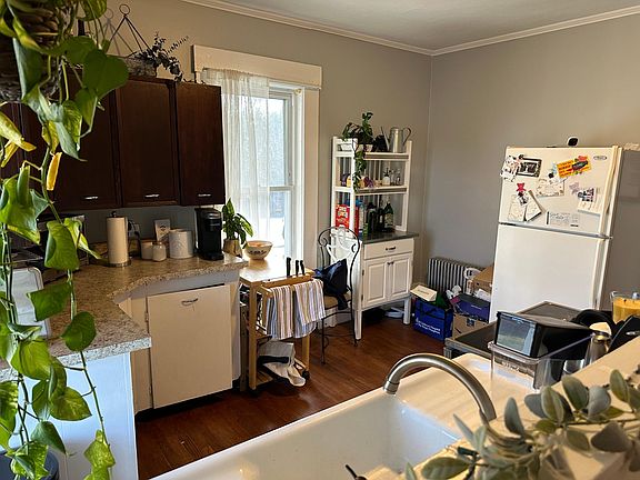 3rd image of 272 Pembroke St #B