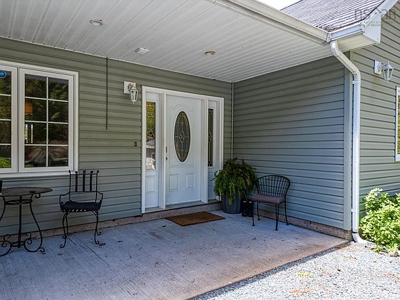 4th image of 111 River Dr