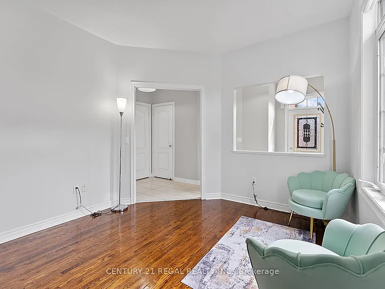 42 Ballymore Dr — Photo 8