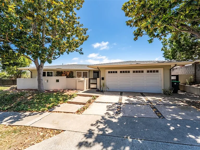 23932 Flores Ave — Photo 35