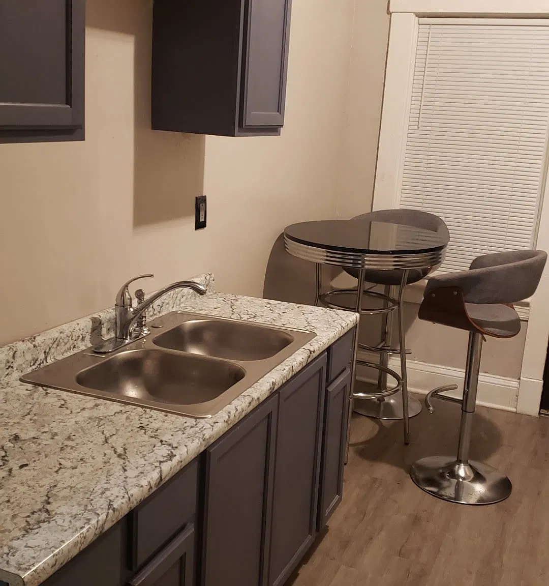 Studio, 5751 sqft, $1,000 — Photo 3