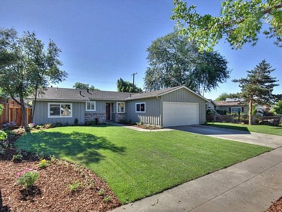 2nd image of 805 Rockwood Dr
