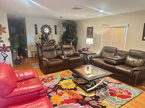 4th image of 5010 Birch Drive