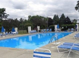 386 E Woodside Ter, Holland, OH