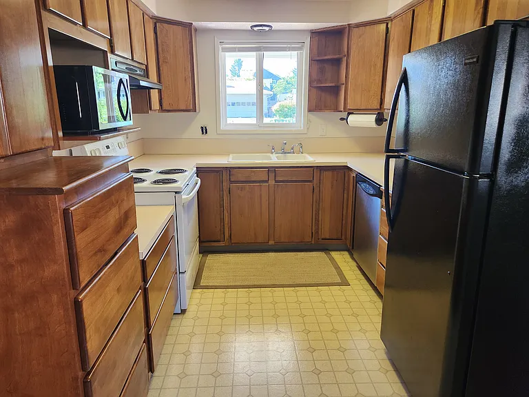 920 Brighton Ave — Photo 3